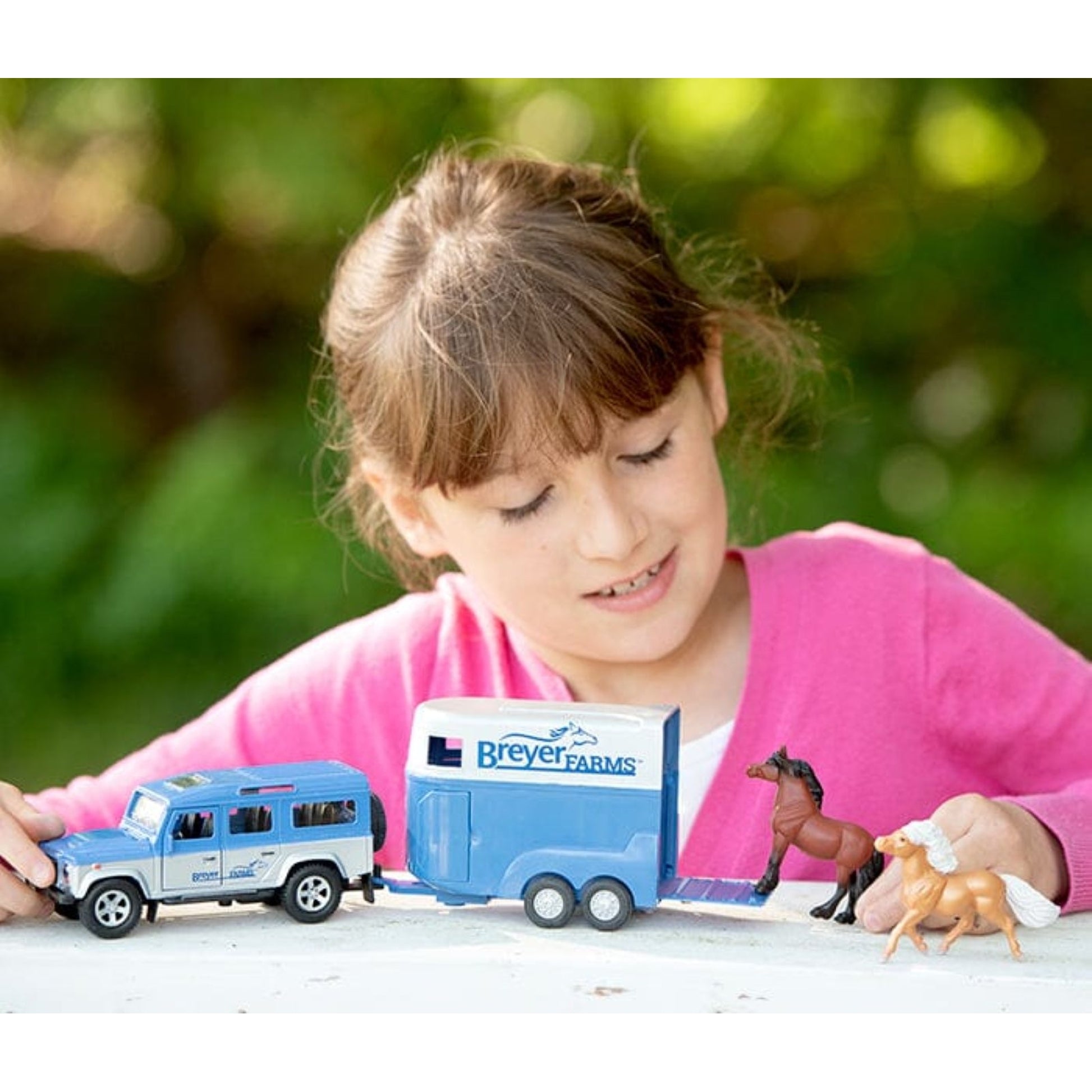 Breyer Farms Land Rover And TagALong Horse Trail