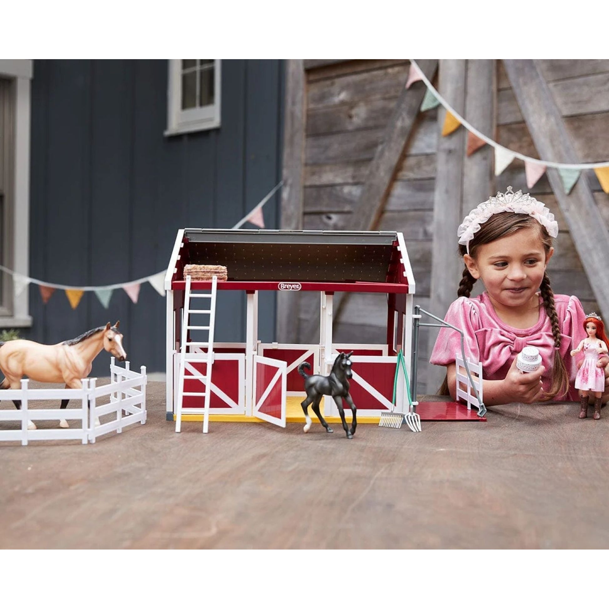 Breyer Summer Springs Country Stable