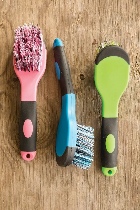 Tail Tamer Bucket Brush