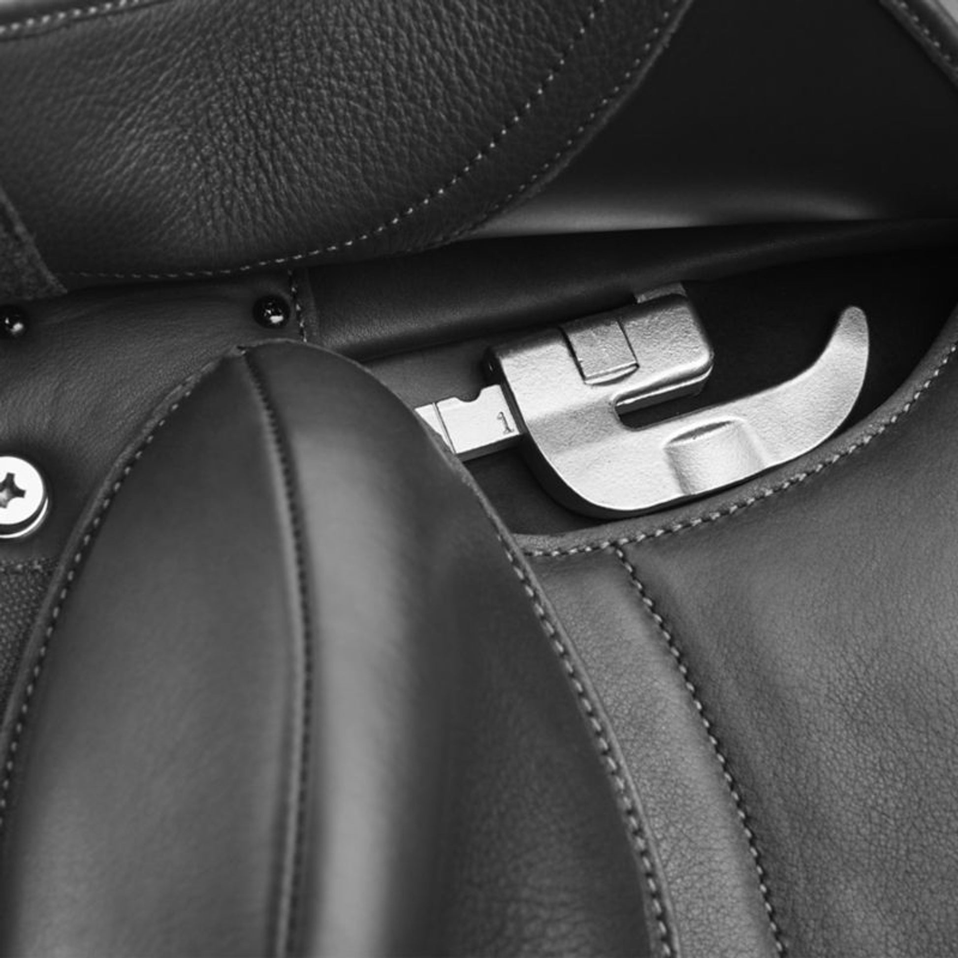 DEMO - Bates Artiste Saddle